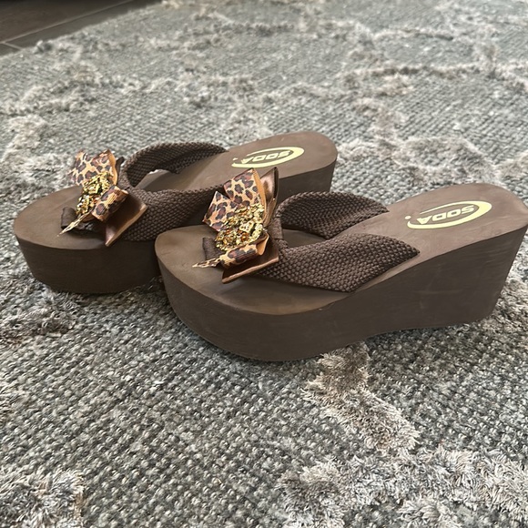 Platform Brown Flip Flop wedge shoes with Gold crystal heart Leopard Bows - Picture 2 of 6